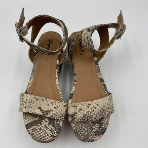 Qupid Blondie 20 Taupe Snake Platform Wedge Sandals Womens Size 6